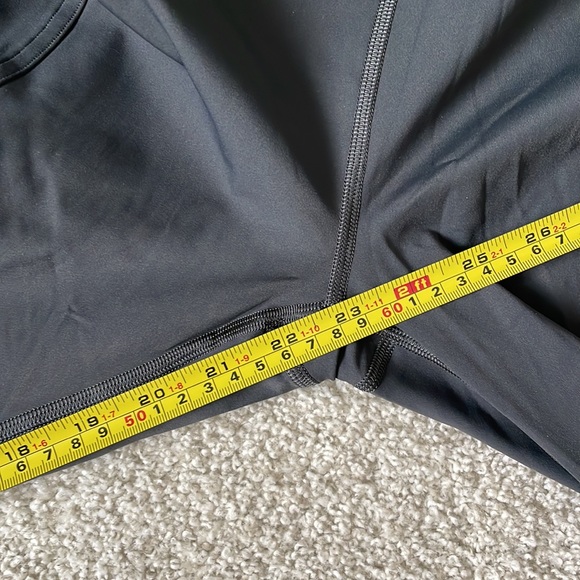 Lululemon gray leggings size 8 - Picture 9 of 9